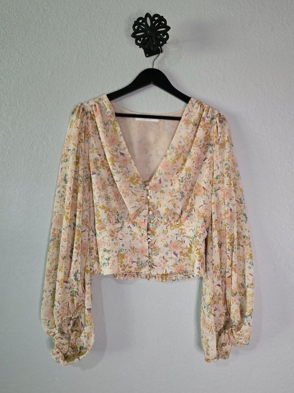 ASTR The Label Floral Balloon Sleeve Cropped Blouse Size Medium